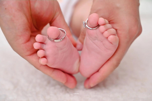 博罗满月宝宝只放屁不排便